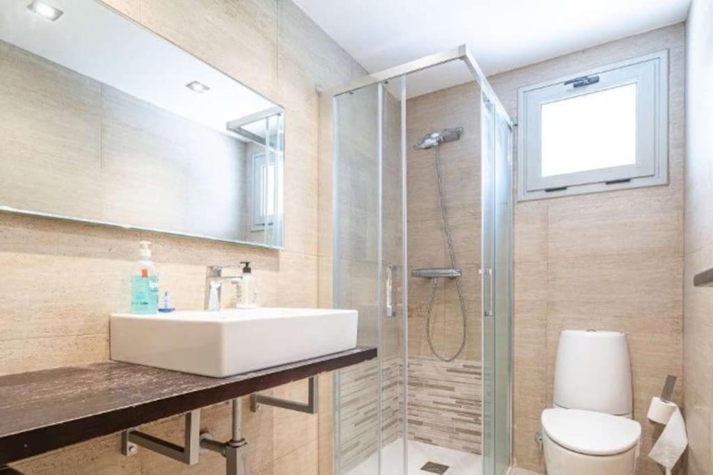Impresionante Apartamento De 4 Dormitorios 3 Banos Y 2 Plazas De Garaje Madrid Exterior foto