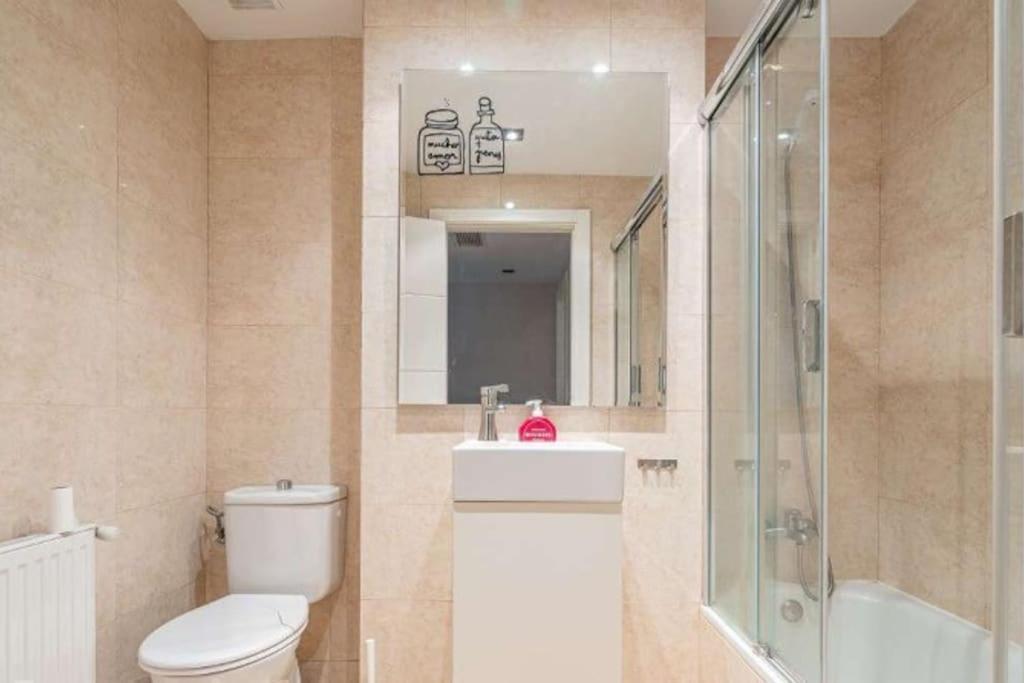 Impresionante Apartamento De 4 Dormitorios 3 Banos Y 2 Plazas De Garaje Madrid Exterior foto