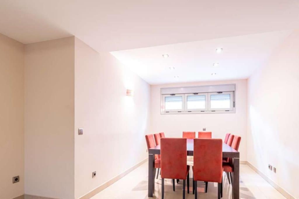 Impresionante Apartamento De 4 Dormitorios 3 Banos Y 2 Plazas De Garaje Madrid Exterior foto