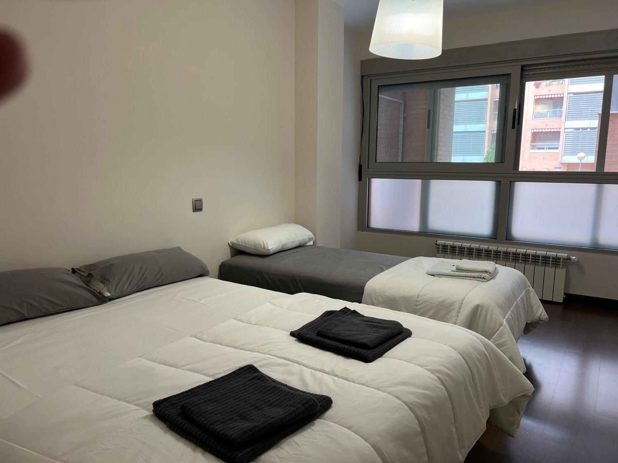 Impresionante Apartamento De 4 Dormitorios 3 Banos Y 2 Plazas De Garaje Madrid Exterior foto